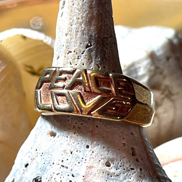 Twisted Silver Carved Peace Love Brass Ring 6 - Picture 1 of 10